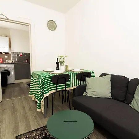 5 - Refurbished In A Shared House * Sheffield