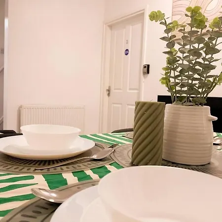 5 - Refurbished In A Shared House Apartment