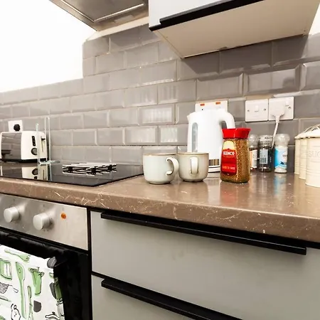 5 - Refurbished In A Shared House * Sheffield