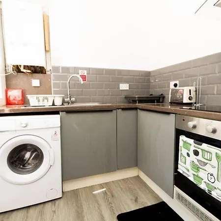 5 - Refurbished In A Shared House *