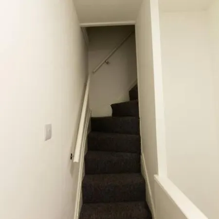 5 - Refurbished In A Shared House Apartment