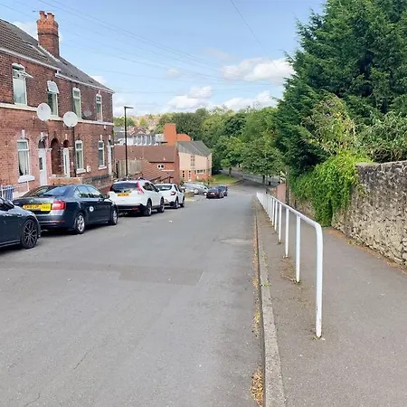 5 - Refurbished In A Shared House * Sheffield