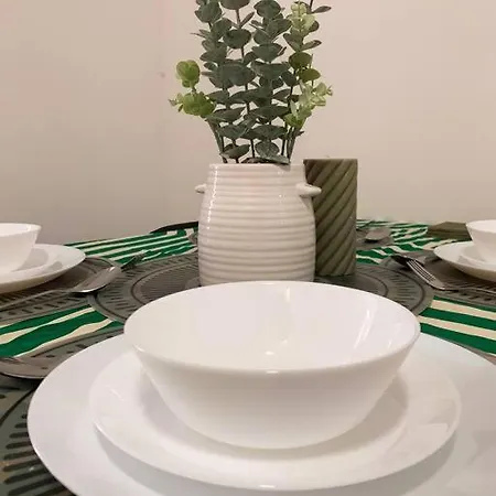 Apartment 5 - Refurbished In A Shared House *